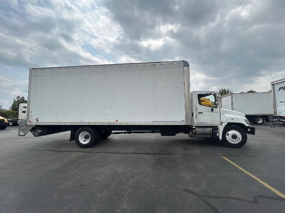 Medium Duty Box Truck-Light and Medium Duty Trucks-Hino-2020-268-Middlefield-OH-228,683\n\t\tmiles-$ 44,750 - Image 15