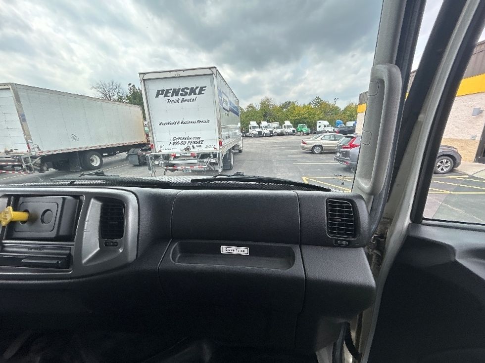 Medium Duty Box Truck-Light and Medium Duty Trucks-Hino-2020-268-Middlefield-OH-228,683\n\t\tmiles-$ 44,750 - Image 21