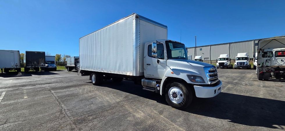 Medium Duty Box Truck-Light and Medium Duty Trucks-Hino-2020-268-Middlefield-OH-231,100\n\t\tmiles-$ 45,000 - Image 1