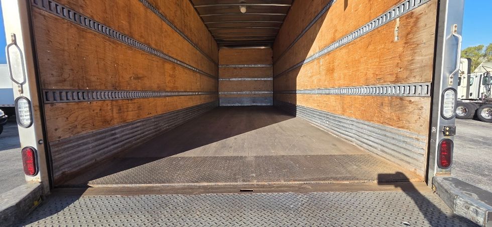 Medium Duty Box Truck-Light and Medium Duty Trucks-Hino-2020-268-Middlefield-OH-231,100\n\t\tmiles-$ 45,000 - Image 10