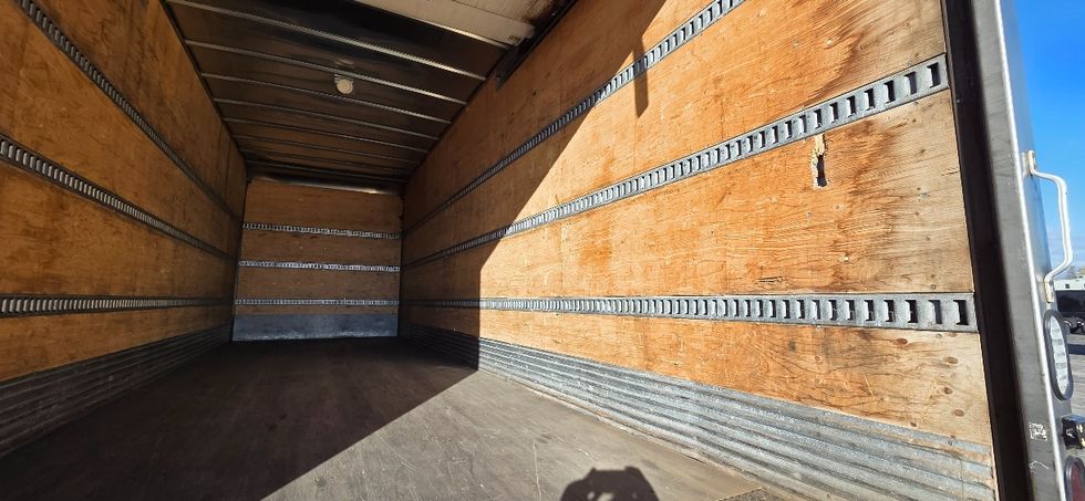 Medium Duty Box Truck-Light and Medium Duty Trucks-Hino-2020-268-Middlefield-OH-231,100\n\t\tmiles-$ 45,000 - Image 12