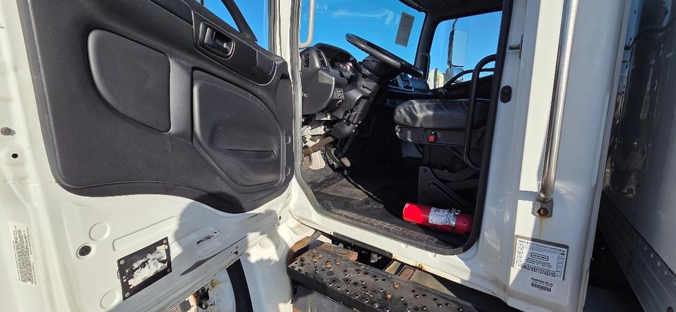 Medium Duty Box Truck-Light and Medium Duty Trucks-Hino-2020-268-Middlefield-OH-231,100\n\t\tmiles-$ 45,000 - Image 16
