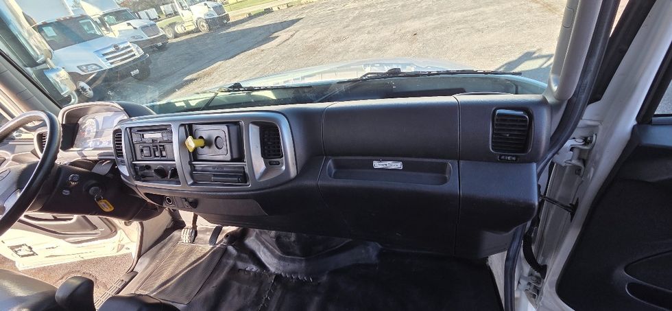 Medium Duty Box Truck-Light and Medium Duty Trucks-Hino-2020-268-Middlefield-OH-231,100\n\t\tmiles-$ 45,000 - Image 20