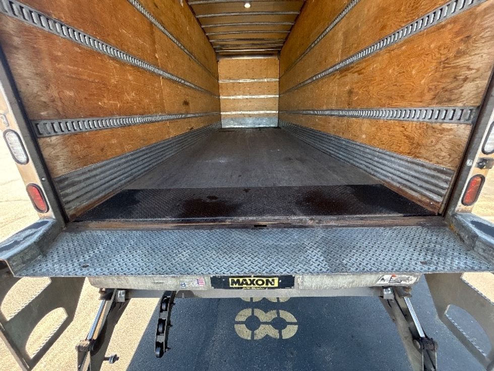 Medium Duty Box Truck-Light and Medium Duty Trucks-Hino-2020-268-Middlefield-OH-232,290\n\t\tmiles-$ 45,000 - Image 10