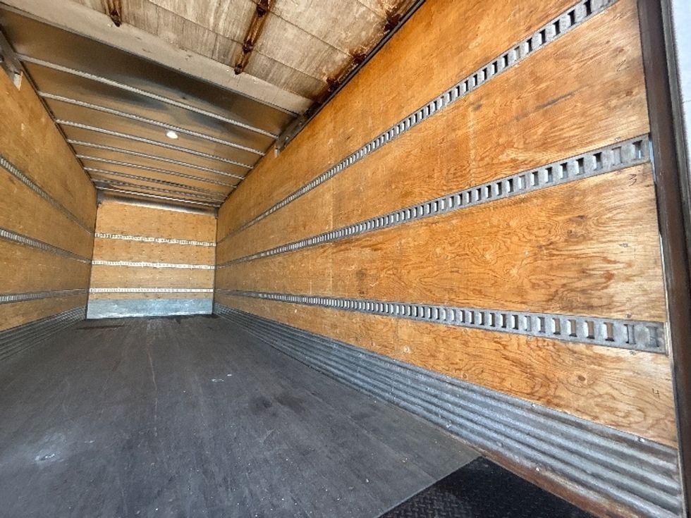 Medium Duty Box Truck-Light and Medium Duty Trucks-Hino-2020-268-Middlefield-OH-232,290\n\t\tmiles-$ 45,000 - Image 12