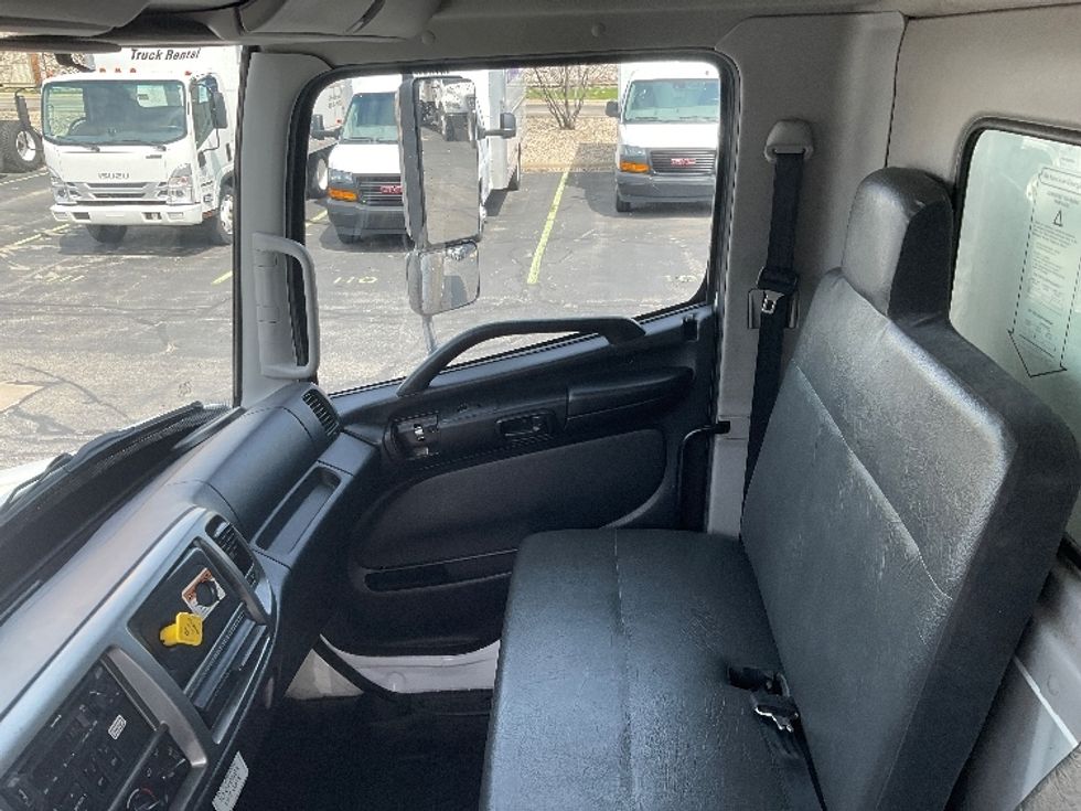 Medium Duty Box Truck-Light and Medium Duty Trucks-Hino-2020-268-Milwaukee-WI-177,647\n\t\tmiles-$ 55,500 - Image 19
