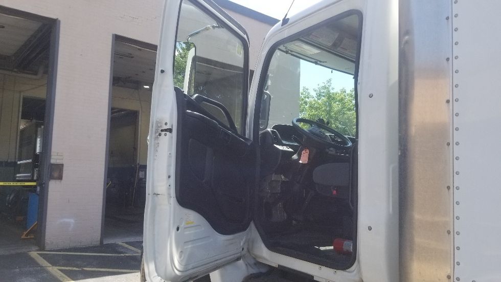 Medium Duty Box Truck-Light and Medium Duty Trucks-Hino-2020-268-Mississauga-ON-100,915\n\t\tkm-$ 75,500 - Image 16
