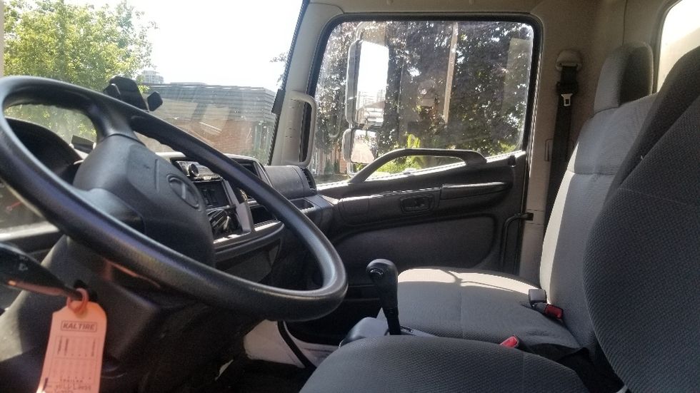 Medium Duty Box Truck-Light and Medium Duty Trucks-Hino-2020-268-Mississauga-ON-100,915\n\t\tkm-$ 75,500 - Image 19