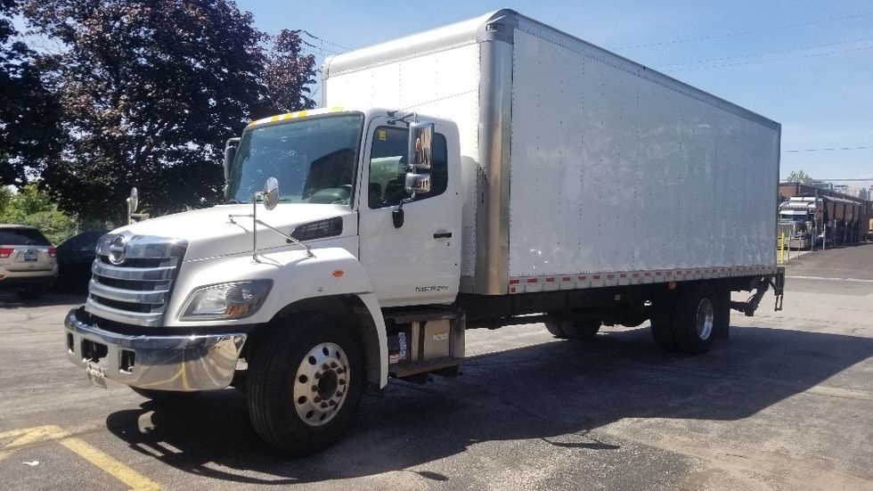 Medium Duty Box Truck-Light and Medium Duty Trucks-Hino-2020-268-Mississauga-ON-100,915\n\t\tkm-$ 75,500 - Image 3