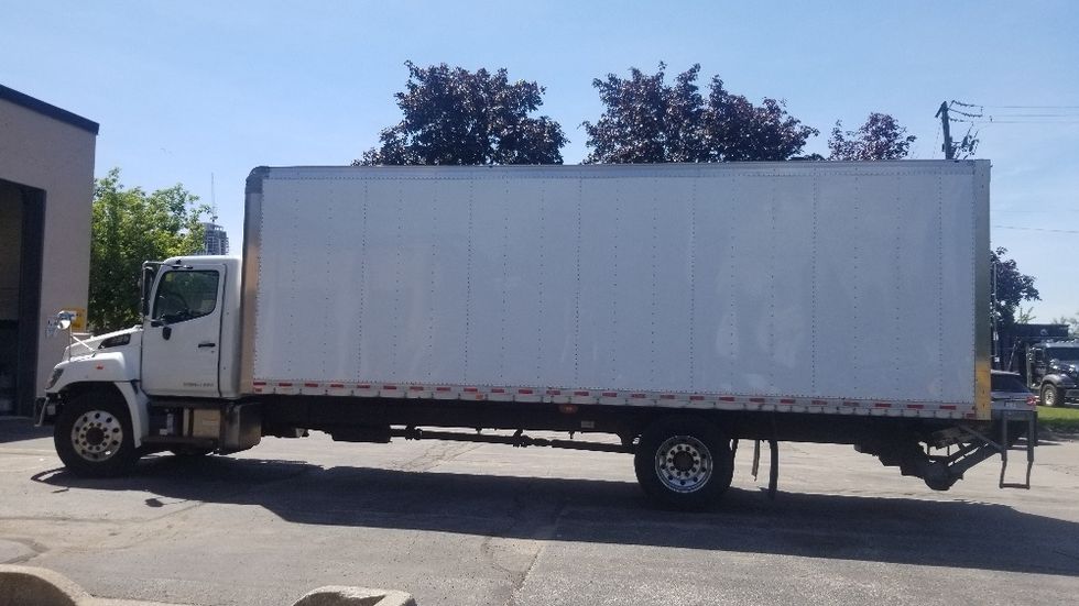 Medium Duty Box Truck-Light and Medium Duty Trucks-Hino-2020-268-Mississauga-ON-100,915\n\t\tkm-$ 75,500 - Image 4