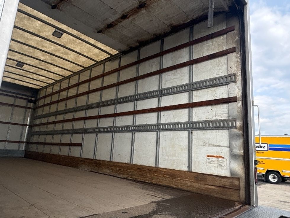 Medium Duty Box Truck-Light and Medium Duty Trucks-Hino-2020-268-Mississauga-ON-235,776\n\t\tkm-$ 72,500 - Image 12