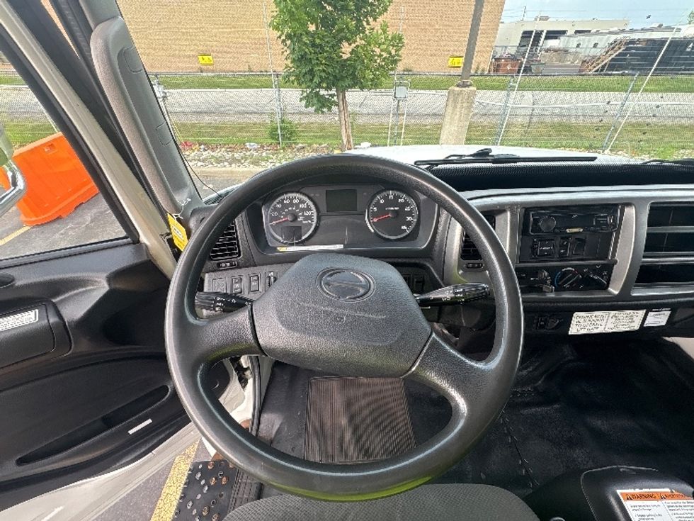 Medium Duty Box Truck-Light and Medium Duty Trucks-Hino-2020-268-Mississauga-ON-235,776\n\t\tkm-$ 72,500 - Image 18