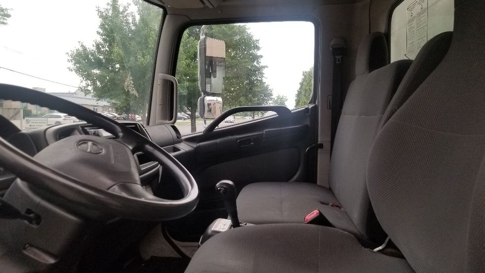 Medium Duty Box Truck-Light and Medium Duty Trucks-Hino-2020-268-Mississauga-ON-281,612\n\t\tkm-$ 68,750 - Image 19