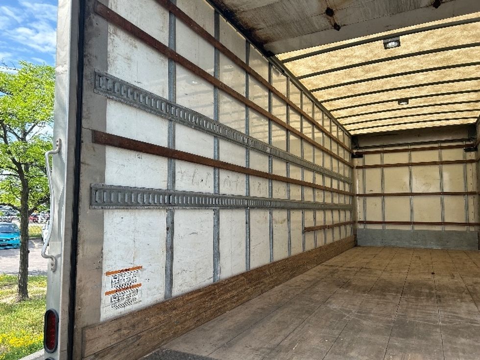 Medium Duty Box Truck-Light and Medium Duty Trucks-Hino-2020-268-Mississauga-ON-321,264\n\t\tkm-$ 60,250 - Image 11