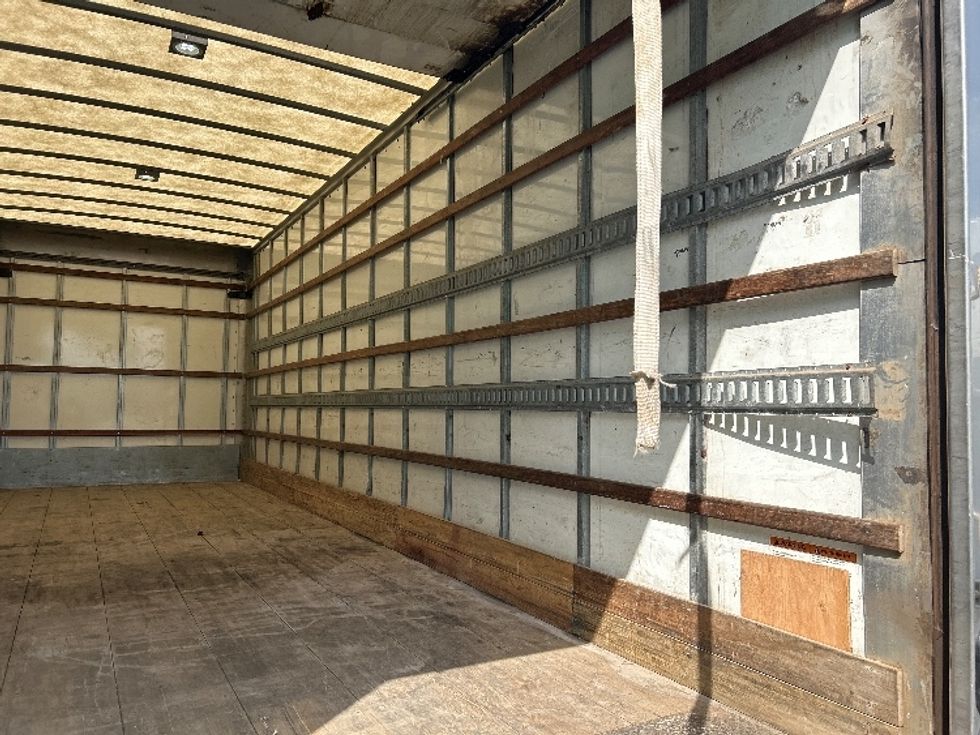 Medium Duty Box Truck-Light and Medium Duty Trucks-Hino-2020-268-Mississauga-ON-321,264\n\t\tkm-$ 60,250 - Image 12