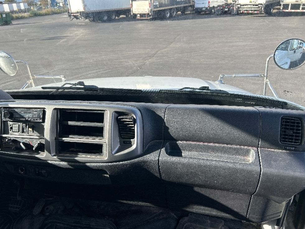 Medium Duty Box Truck-Light and Medium Duty Trucks-Hino-2020-268-Mississauga-ON-67,474\n\t\tkm-$ 78,000 - Image 21