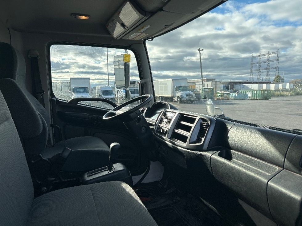 Medium Duty Box Truck-Light and Medium Duty Trucks-Hino-2020-268-Mississauga-ON-67,474\n\t\tkm-$ 78,000 - Image 22