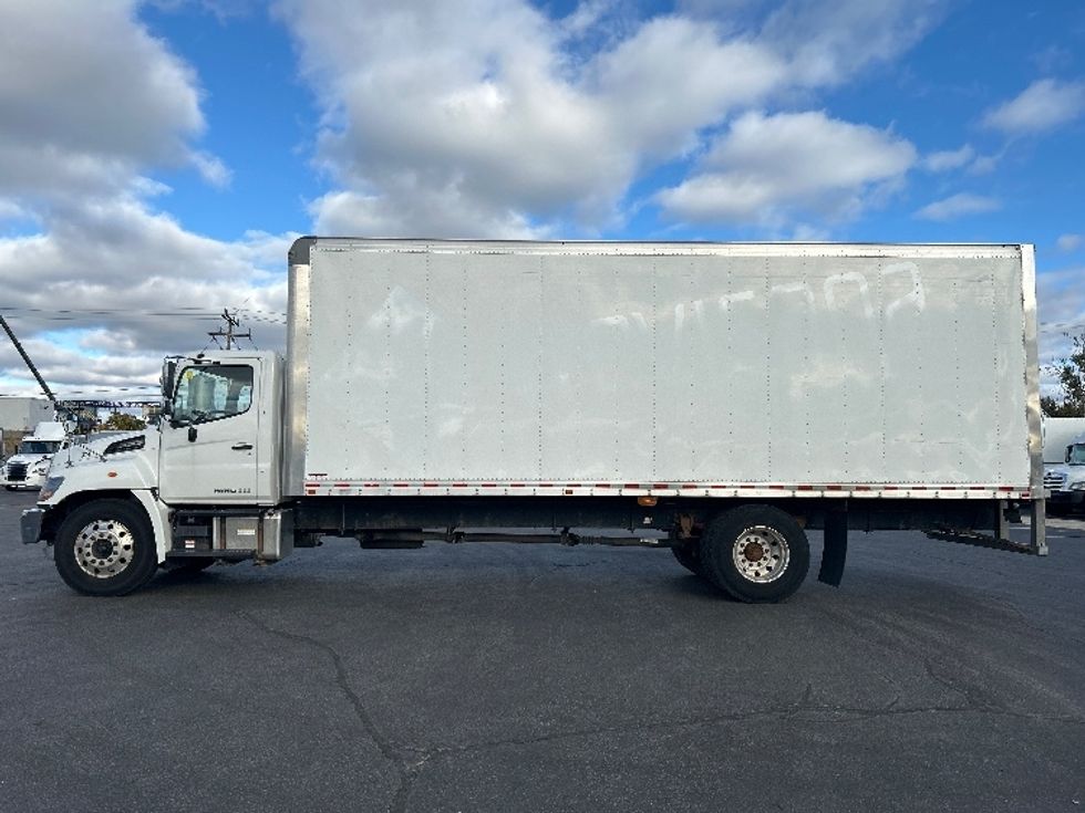 Medium Duty Box Truck-Light and Medium Duty Trucks-Hino-2020-268-Mississauga-ON-67,474\n\t\tkm-$ 78,000 - Image 4