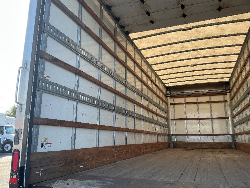 Medium Duty Box Truck-Light and Medium Duty Trucks-Hino-2020-268-Moberly-MO-149,993\n\t\tmiles-$ 61,250 - Image 11