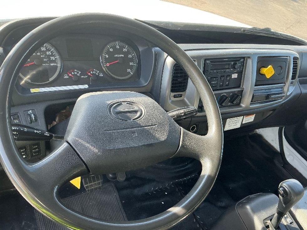 Medium Duty Box Truck-Light and Medium Duty Trucks-Hino-2020-268-Moberly-MO-149,993\n\t\tmiles-$ 61,250 - Image 18