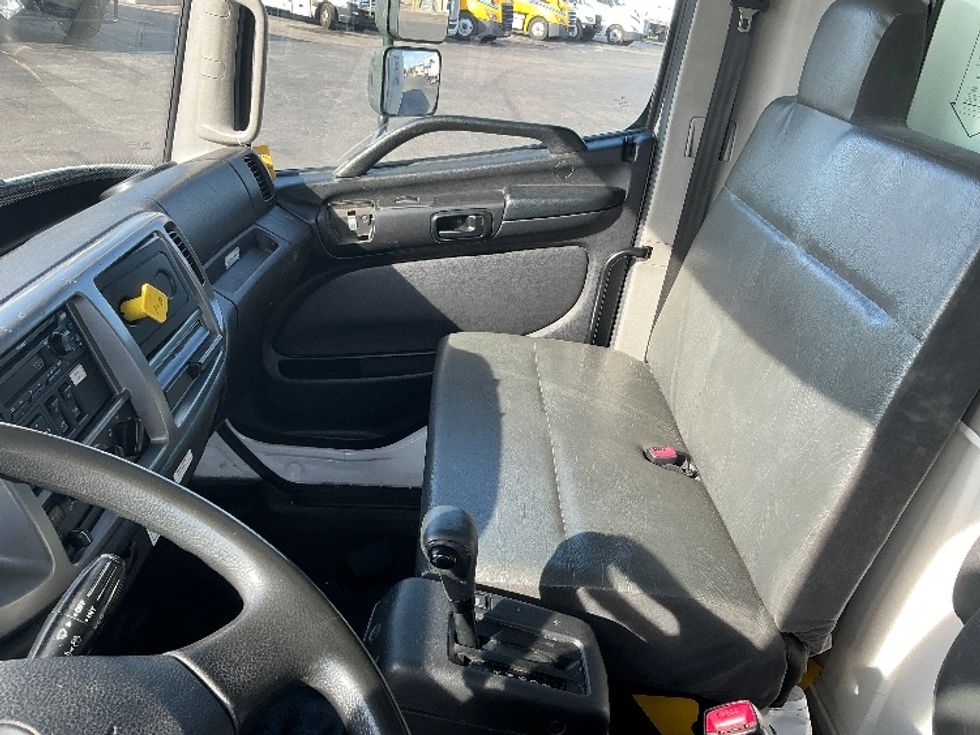 Medium Duty Box Truck-Light and Medium Duty Trucks-Hino-2020-268-Moberly-MO-149,993\n\t\tmiles-$ 61,250 - Image 19