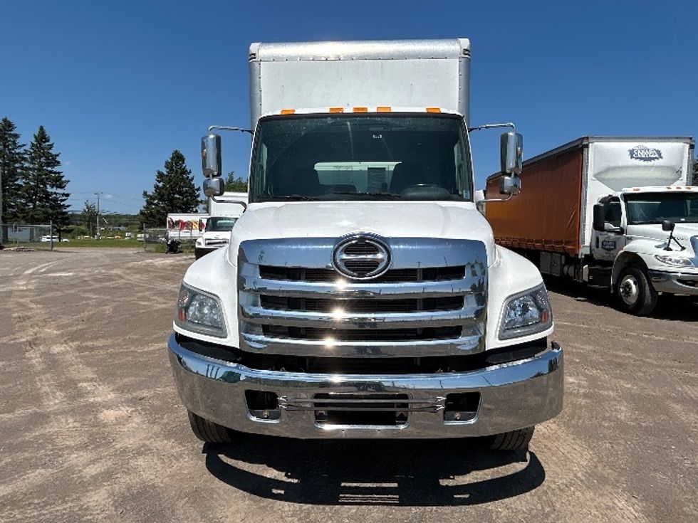Medium Duty Box Truck-Light and Medium Duty Trucks-Hino-2020-268-Moncton-NB-242,540\n\t\tkm-$ 72,250 - Image 2