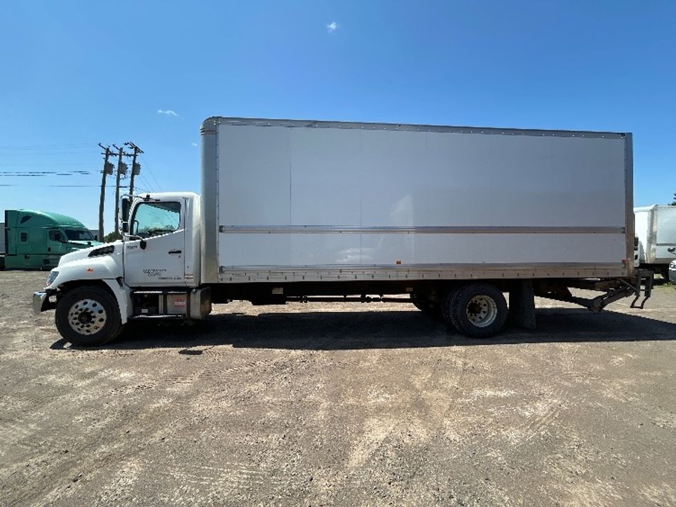 Medium Duty Box Truck-Light and Medium Duty Trucks-Hino-2020-268-Moncton-NB-242,540\n\t\tkm-$ 72,250 - Image 4