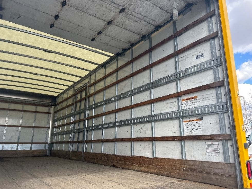 Medium Duty Box Truck-Light and Medium Duty Trucks-Hino-2020-268-Obetz-OH-198,943\n\t\tmiles-$ 47,500 - Image 12