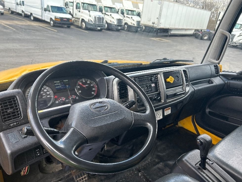 Medium Duty Box Truck-Light and Medium Duty Trucks-Hino-2020-268-Obetz-OH-198,943\n\t\tmiles-$ 47,500 - Image 17