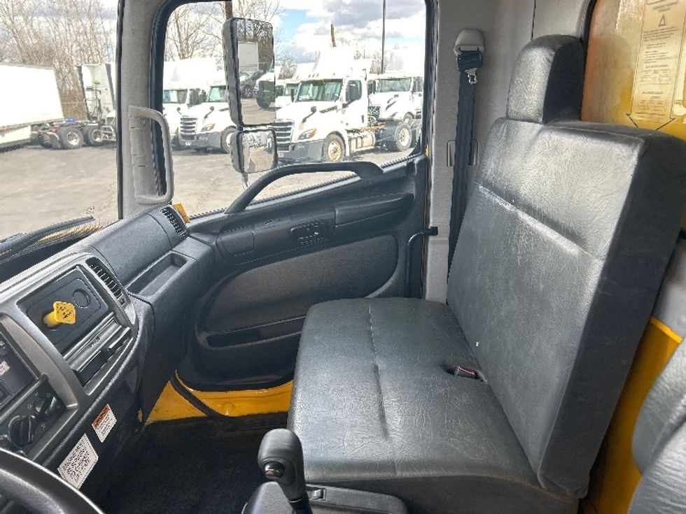 Medium Duty Box Truck-Light and Medium Duty Trucks-Hino-2020-268-Obetz-OH-198,943\n\t\tmiles-$ 47,500 - Image 19