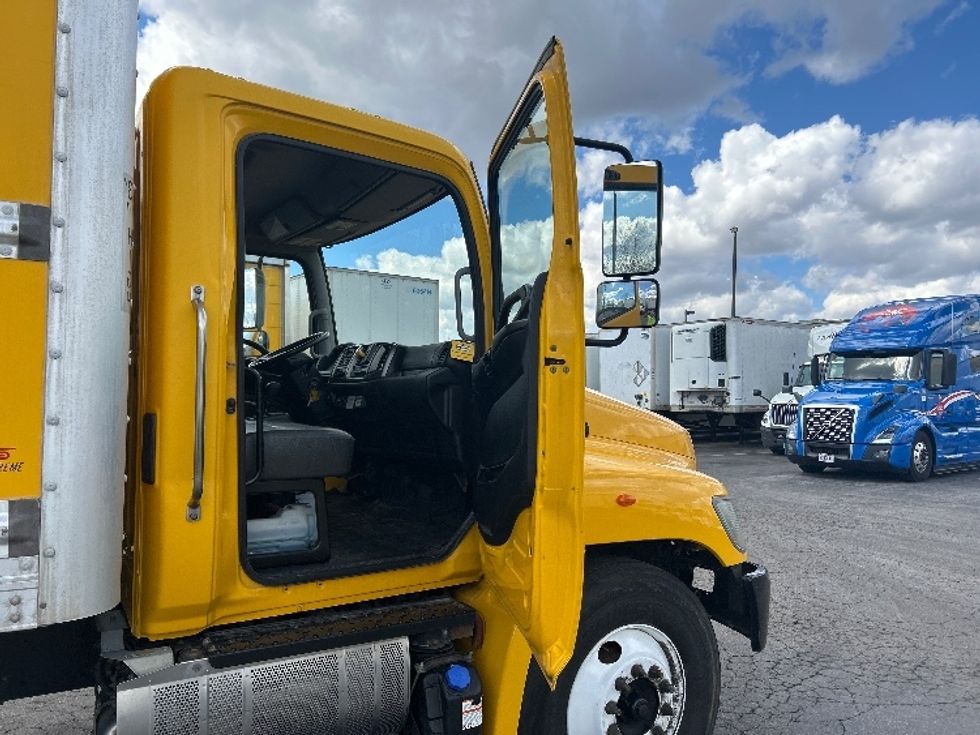 Medium Duty Box Truck-Light and Medium Duty Trucks-Hino-2020-268-Obetz-OH-198,943\n\t\tmiles-$ 47,500 - Image 20