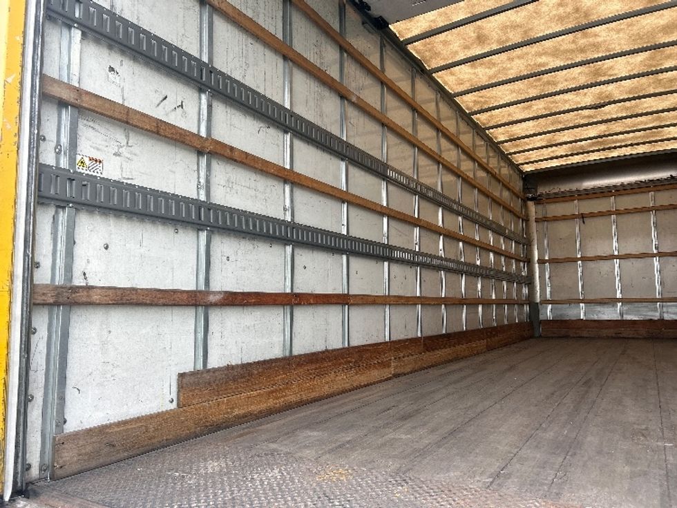 Medium Duty Box Truck-Light and Medium Duty Trucks-Hino-2020-268-Ocala-FL-147,489\n\t\tmiles-$ 58,750 - Image 11