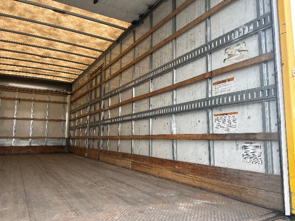Medium Duty Box Truck-Light and Medium Duty Trucks-Hino-2020-268-Ocala-FL-147,489\n\t\tmiles-$ 58,750 - Image 12