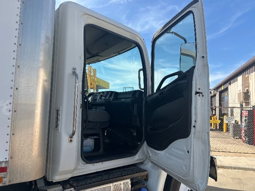 Medium Duty Box Truck-Light and Medium Duty Trucks-Hino-2020-268-Oklahoma City-OK-206,492\n\t\tmiles-$ 46,750 - Image 20