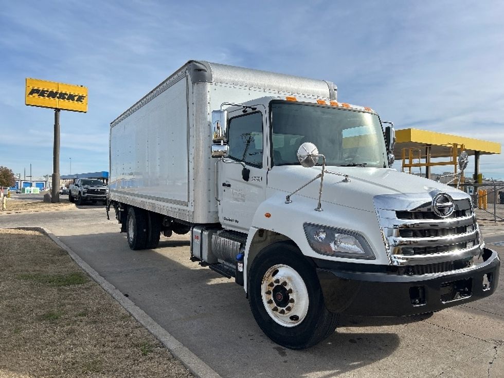 Medium Duty Box Truck-Light and Medium Duty Trucks-Hino-2020-268-Oklahoma City-OK-296,266\n\t\tmiles-$ 31,000 - Image 1