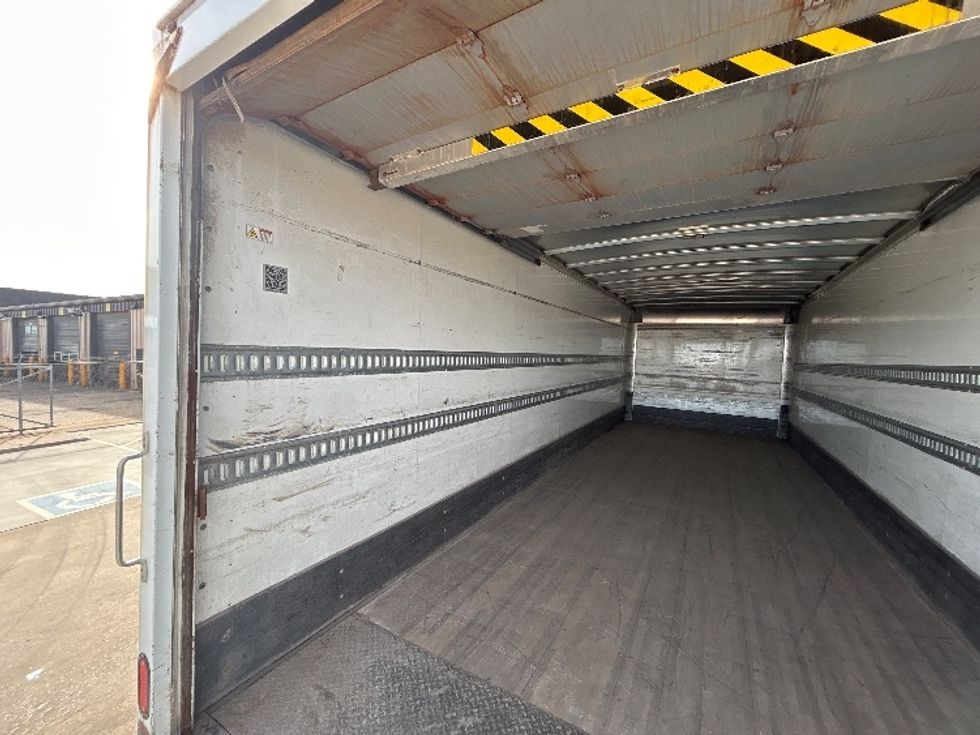 Medium Duty Box Truck-Light and Medium Duty Trucks-Hino-2020-268-Oklahoma City-OK-296,266\n\t\tmiles-$ 31,000 - Image 11