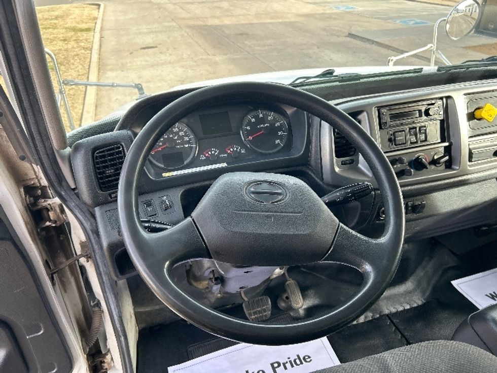 Medium Duty Box Truck-Light and Medium Duty Trucks-Hino-2020-268-Oklahoma City-OK-309,360\n\t\tmiles-$ 28,750 - Image 18