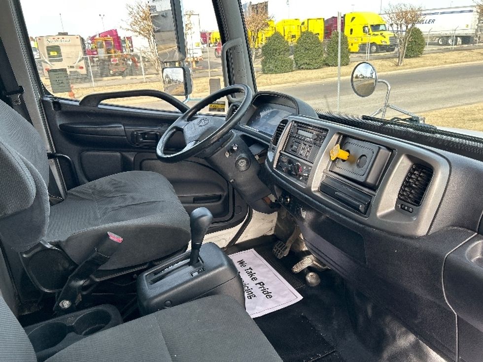 Medium Duty Box Truck-Light and Medium Duty Trucks-Hino-2020-268-Oklahoma City-OK-309,360\n\t\tmiles-$ 28,750 - Image 22