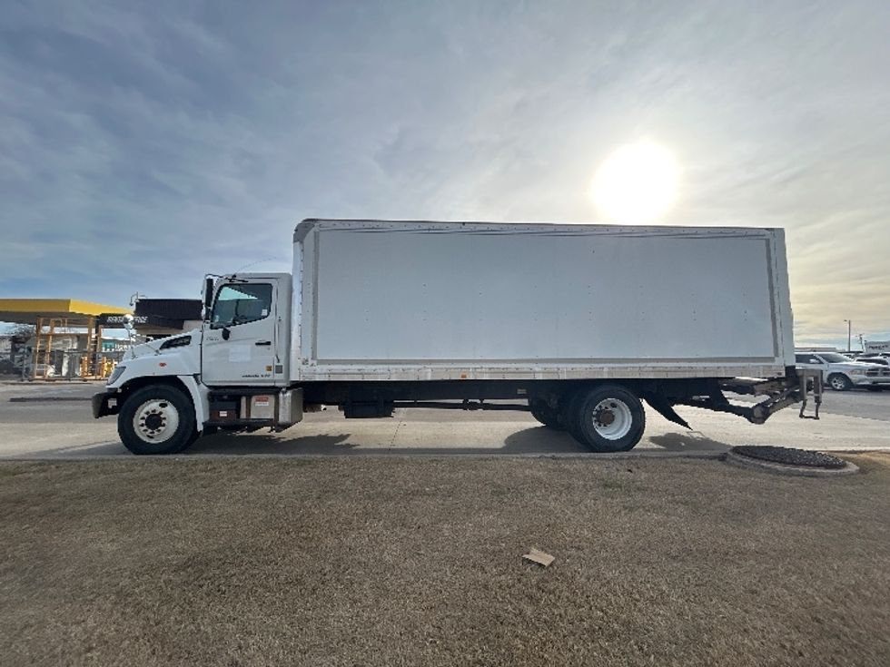 Medium Duty Box Truck-Light and Medium Duty Trucks-Hino-2020-268-Oklahoma City-OK-309,360\n\t\tmiles-$ 28,750 - Image 4