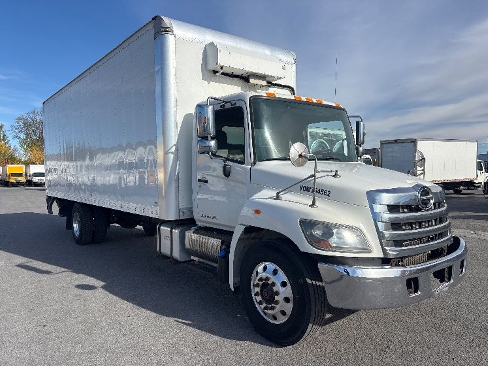 Medium Duty Box Truck-Light and Medium Duty Trucks-Hino-2020-268-Ottawa-ON-217,976\n\t\tkm-$ 78,000 - Image 1