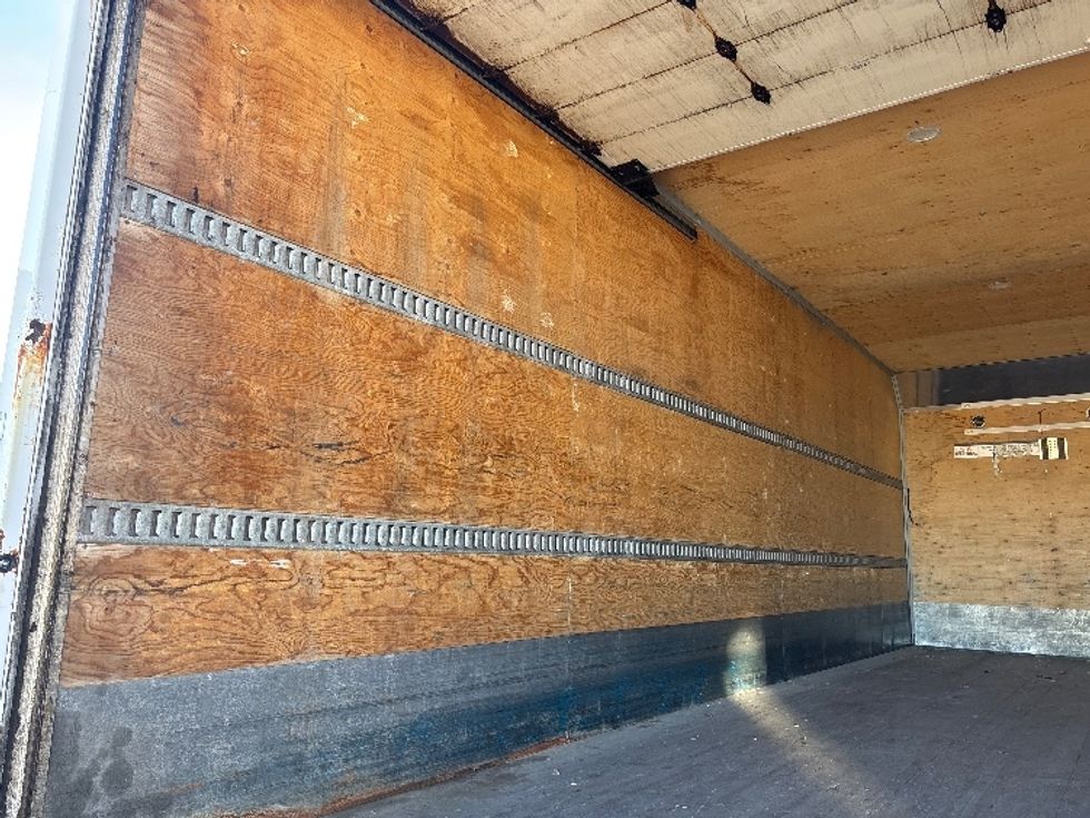 Medium Duty Box Truck-Light and Medium Duty Trucks-Hino-2020-268-Ottawa-ON-217,976\n\t\tkm-$ 78,000 - Image 11