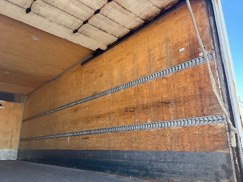 Medium Duty Box Truck-Light and Medium Duty Trucks-Hino-2020-268-Ottawa-ON-217,976\n\t\tkm-$ 78,000 - Image 12