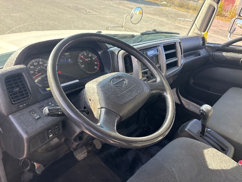 Medium Duty Box Truck-Light and Medium Duty Trucks-Hino-2020-268-Ottawa-ON-217,976\n\t\tkm-$ 78,000 - Image 17