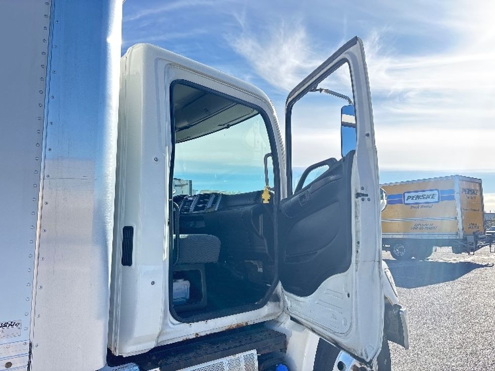 Medium Duty Box Truck-Light and Medium Duty Trucks-Hino-2020-268-Ottawa-ON-217,976\n\t\tkm-$ 78,000 - Image 20