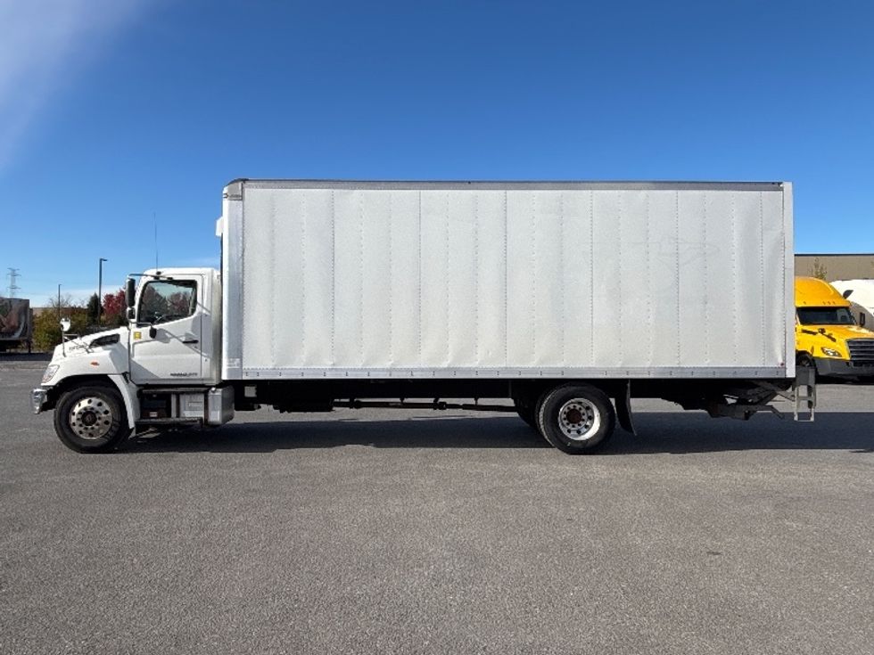 Medium Duty Box Truck-Light and Medium Duty Trucks-Hino-2020-268-Ottawa-ON-217,976\n\t\tkm-$ 78,000 - Image 4