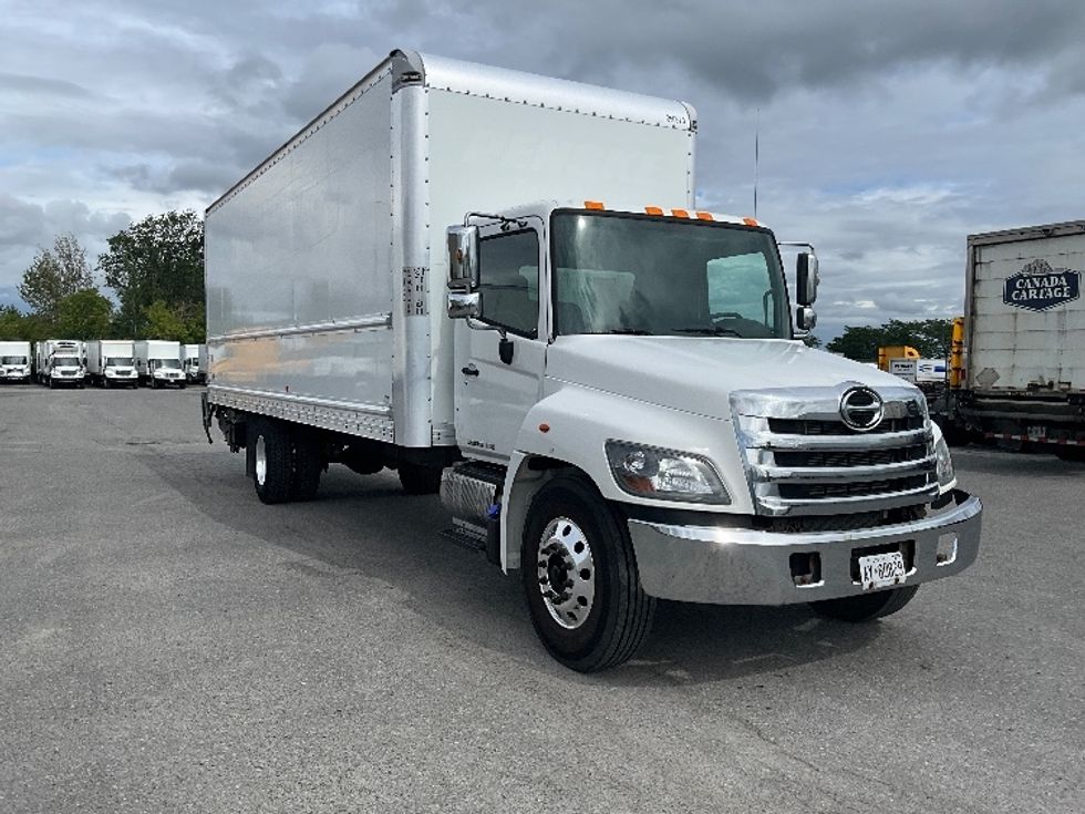 Medium Duty Box Truck-Light and Medium Duty Trucks-Hino-2020-268-Ottawa-ON-239,430\n\t\tkm-$ 74,500 - Image 1