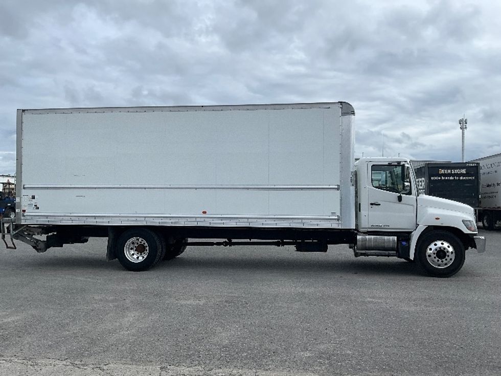 Medium Duty Box Truck-Light and Medium Duty Trucks-Hino-2020-268-Ottawa-ON-239,430\n\t\tkm-$ 74,500 - Image 15