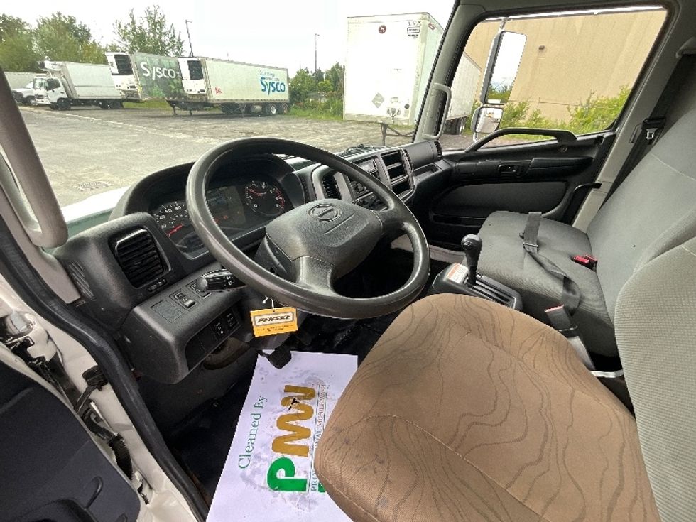 Medium Duty Box Truck-Light and Medium Duty Trucks-Hino-2020-268-Ottawa-ON-239,430\n\t\tkm-$ 74,500 - Image 17