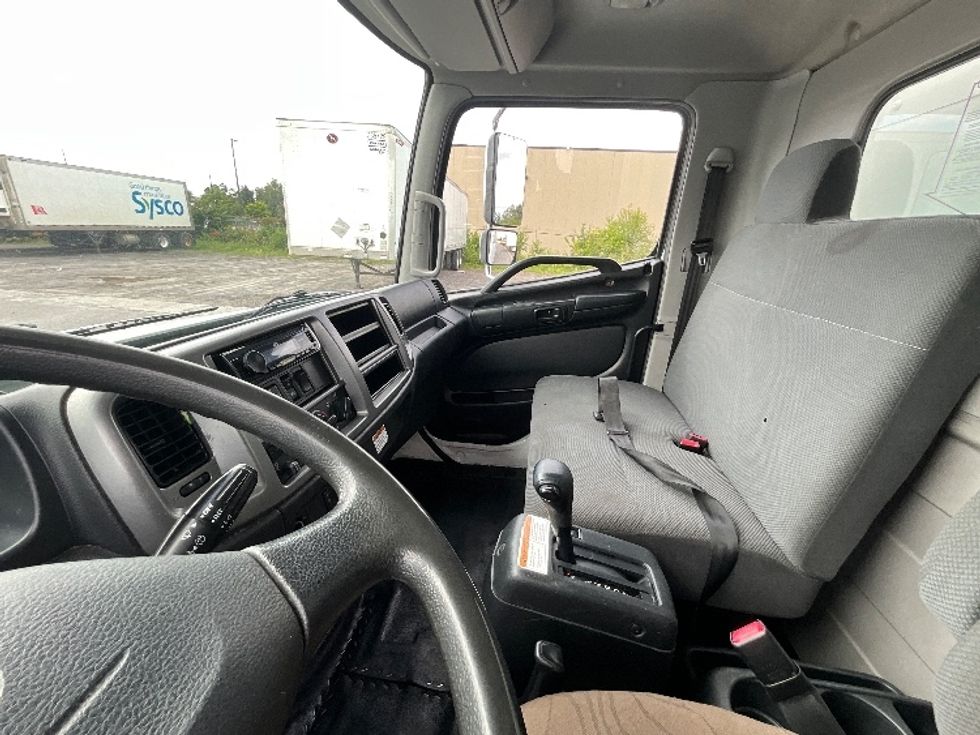 Medium Duty Box Truck-Light and Medium Duty Trucks-Hino-2020-268-Ottawa-ON-239,430\n\t\tkm-$ 74,500 - Image 19
