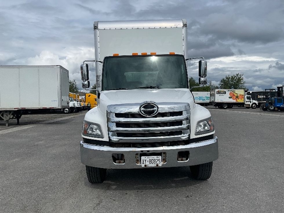 Medium Duty Box Truck-Light and Medium Duty Trucks-Hino-2020-268-Ottawa-ON-239,430\n\t\tkm-$ 74,500 - Image 2
